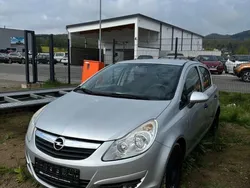 Silber Gebraucht 2009 Opel Corsa Selection Limousine | 2.499 € (Etwas zu teuer)