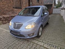 Blau Gebraucht 2009 Lancia Musa Van / Kleinbus | 1.950 € (Guter Preis)