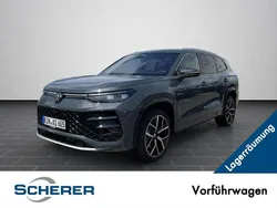 Delfingrau metallic (metallic) Gebraucht 2025 VW Tayron R-line SUV | 52.460 € (Superpreis)
