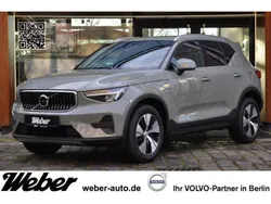 Gruen Gebraucht 2022 Volvo XC40 Plus SUV | 41.890 €