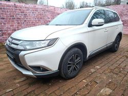 Andenweiss (s) Gebraucht 2017 Mitsubishi Outlander Edition SUV | 8.390 €