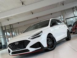 Weiß Gebraucht 2023 Hyundai i30 N Performance Limousine | 31.991 € (Etwas zu teuer)