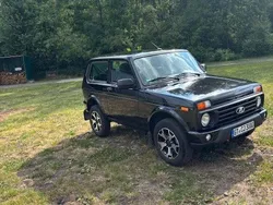 Schwarz Gebraucht 2021 Lada Urban SUV | 16.400 € (Fairer Preis)