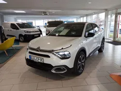 Weiß Gebraucht 2024 Citroën e-C4 Shine Limousine | 27.999 € (Etwas zu teuer)