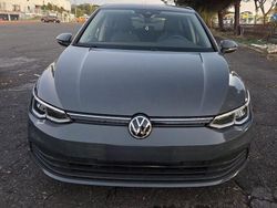 Grau Gebraucht 2020 VW Golf VII Life Limousine | 20.000 € (Etwas zu teuer)