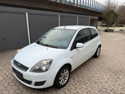 Weiß Gebraucht 2008 Ford Fiesta Limousine | 1.750 € (Fairer Preis)