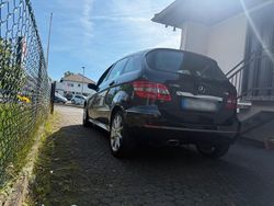 Schwarz Gebraucht 2007 Mercedes B180 Van / Kleinbus | 3.000 € (Fairer Preis)