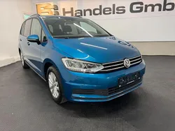 Blau Gebraucht 2019 VW Touran Comfortline Van / Kleinbus | 21.450 € (Fairer Preis)