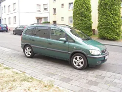 Grün Gebraucht 2002 Opel Zafira Van / Kleinbus | 1.200 € (Guter Preis)