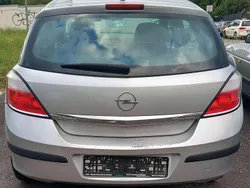 Silber Gebraucht 2004 Opel Astra Edition Limousine | 1.290 € (Guter Preis)