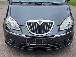 Grau Gebraucht 2008 Lancia Musa Van / Kleinbus | 3.900 €