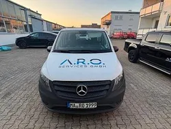 Weiß Gebraucht 2017 Mercedes Vito Van / Kleinbus | 13.000 €