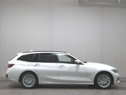 Weiss Gebraucht 2020 BMW 320 Sport Line Kombi | 20.480 € (Guter Preis)