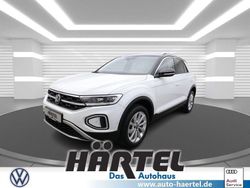 Pure white, solid Gebraucht 2024 VW T-Roc Style SUV | 29.700 € (Fairer Preis)