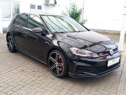 Deep black perleffekt deep black perleffekt Gebraucht 2019 VW Golf VII GTI Limousine | 22.612 € (Etwas zu teuer)