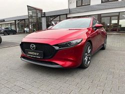 Magmarot Gebraucht 2022 Mazda 3 Selection Limousine | 19.890 € (Fairer Preis)