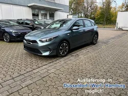 Grau Neu 2025 Kia Ceed Limousine | 21.470 € (Superpreis)