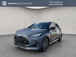 Grau Neu 2025 Toyota Yaris Sport Limousine | 33.590 € (Teuer)