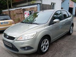 Grau Gebraucht 2010 Ford Focus Style Limousine | 4.399 € (Fairer Preis)