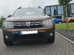 Braun Gebraucht 2014 Dacia Duster Lauréate SUV | 4.300 €