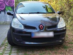 Schwarz Gebraucht 2009 Renault Clio II Kleinwagen | 2.600 € (Etwas zu teuer)