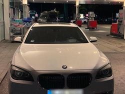 Weiß Gebraucht 2011 BMW 750 Limousine | 11.200 € (Guter Preis)