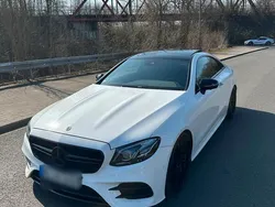 Weiß Gebraucht 2018 Mercedes E220 Coupé | 30.000 € (Guter Preis)