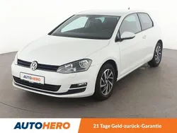 Weiß Gebraucht 2015 VW Golf VII Trendline Limousine | 11.680 € (Fairer Preis)