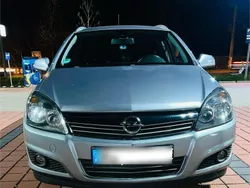 Silber Gebraucht 2010 Opel Astra Edition Kombi | 4.450 € (Fairer Preis)