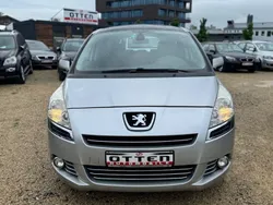 Silber Gebraucht 2011 Peugeot 5008 Van / Kleinbus | 2.690 € (Superpreis)