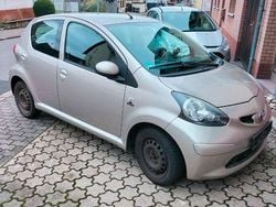 Gold Gebraucht 2008 Toyota Aygo Kleinwagen | 2.000 € (Guter Preis)