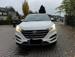 Weiß Gebraucht 2016 Hyundai Tucson Trend SUV | 17.350 € (Etwas zu teuer)