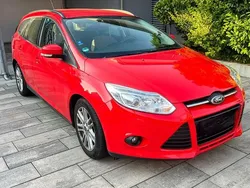 Rot Gebraucht 2012 Ford Focus Trend Kombi | 4.250 € (Fairer Preis)