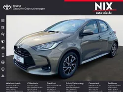 Manganbronze Gebraucht 2023 Toyota Yaris Team Kleinwagen | 20.300 € (Fairer Preis)