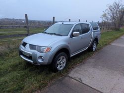 Grau Gebraucht 2008 Mitsubishi L200 Abholung | 14.700 € (Teuer)