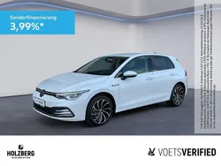Pure white Gebraucht 2023 VW Golf VIII Style Limousine | 27.490 € (Guter Preis)