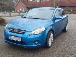 Blau Gebraucht 2010 Kia Ceed Kleinwagen | 2.270 € (Guter Preis)