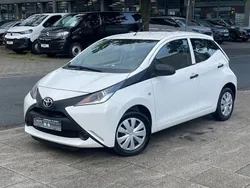 Weiß Gebraucht 2018 Toyota Aygo Kleinwagen | 5.999 € (Superpreis)