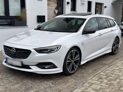 Weiß Gebraucht 2018 Opel Insignia OPC Kombi | 18.300 € (Teuer)