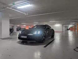 Schwarz Gebraucht 2021 Porsche Taycan Cross Turismo Limousine | 57.000 € (Etwas zu teuer)