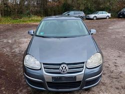 Grau Gebraucht 2010 VW Jetta Limousine | 3.200 € (Superpreis)