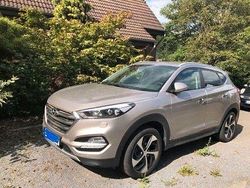 Weiß Gebraucht 2017 Hyundai Tucson Premium SUV | 16.900 € (Guter Preis)