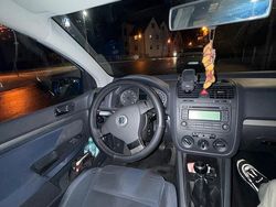 Blau Gebraucht 2004 VW Golf V Kleinwagen | 2.700 €