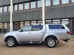 Cool silver Gebraucht 2015 Mitsubishi L200 Diamant Edition Abholung | 20.900 € (Etwas zu teuer)