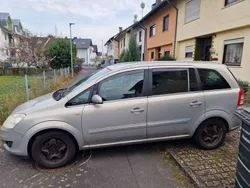 Grau Gebraucht 2009 Opel Zafira Van / Kleinbus | 1.200 € (Superpreis)