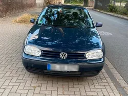 Blau Gebraucht 1999 VW Golf IV Kleinwagen | 1.600 € (Guter Preis)