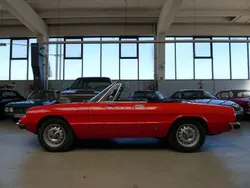 Rosso pininfarina Gebraucht 1982 Alfa Romeo Spider Cabrio | 33.950 €