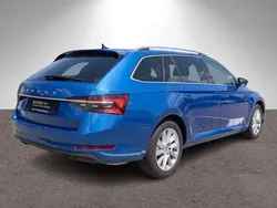 Raceblau metallic Gebraucht 2020 Skoda Superb Style Kombi | 27.430 € (Guter Preis)