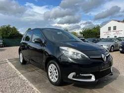 Schwarz Gebraucht 2016 Renault Scénic III LIMITED Van / Kleinbus | 9.499 € (Fairer Preis)