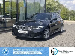 Saphirschwarz Gebraucht 2024 BMW 330 M Sport Kombi | 46.470 € (Superpreis)